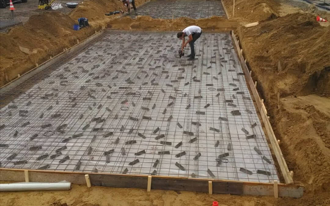 Grond en straatwerk voor aanleg nieuwe parkeerplaats De Fonteyn in Uddel